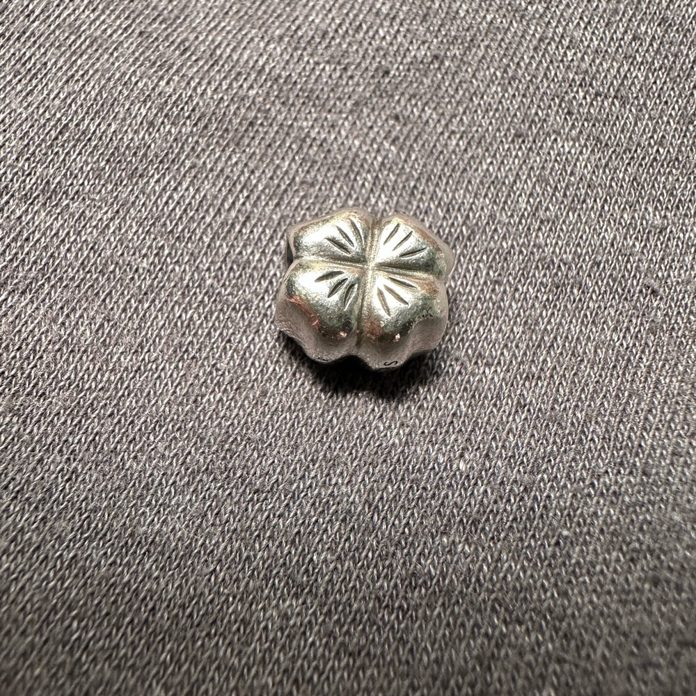 Pandora Clover Bead